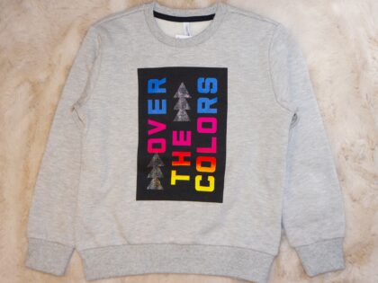 sweatshirt over the colors -116