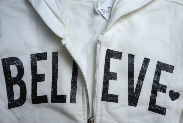 Witte hoodie - Believe - Afbeelding 2