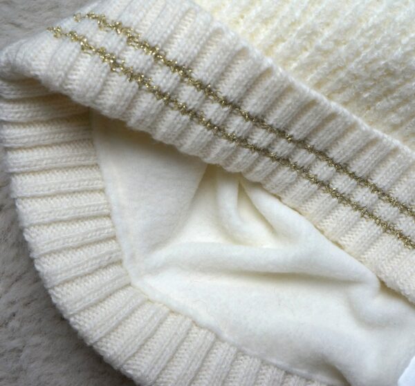 Witte wol muts met gouden lijnen - Afbeelding 2